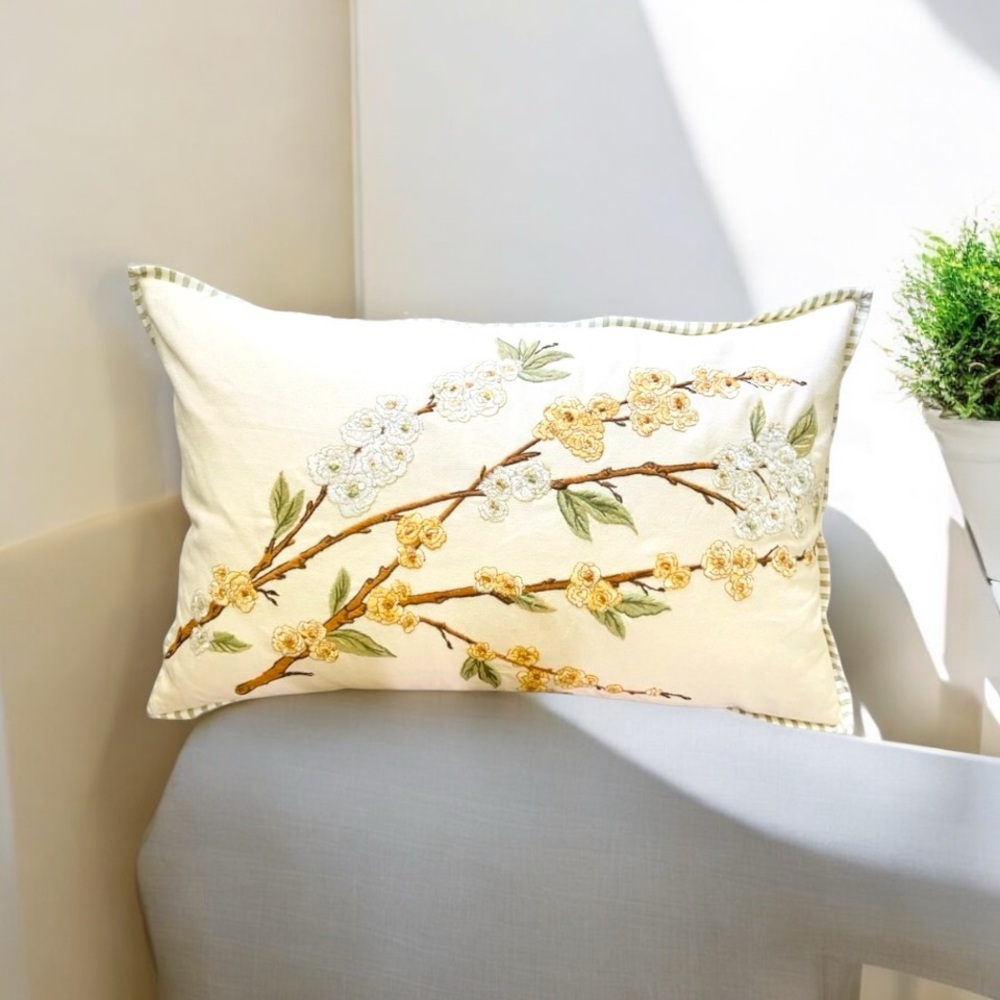 POTTERY BARN LINEN COTTON EMBROIDERED THROW PILLOW 16x26 - Picture 2 of 16